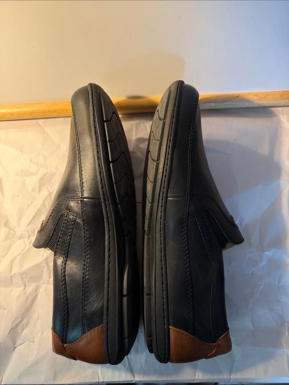 Mens 11.5 Born black leather Slip-On Loafers with Brown Accent